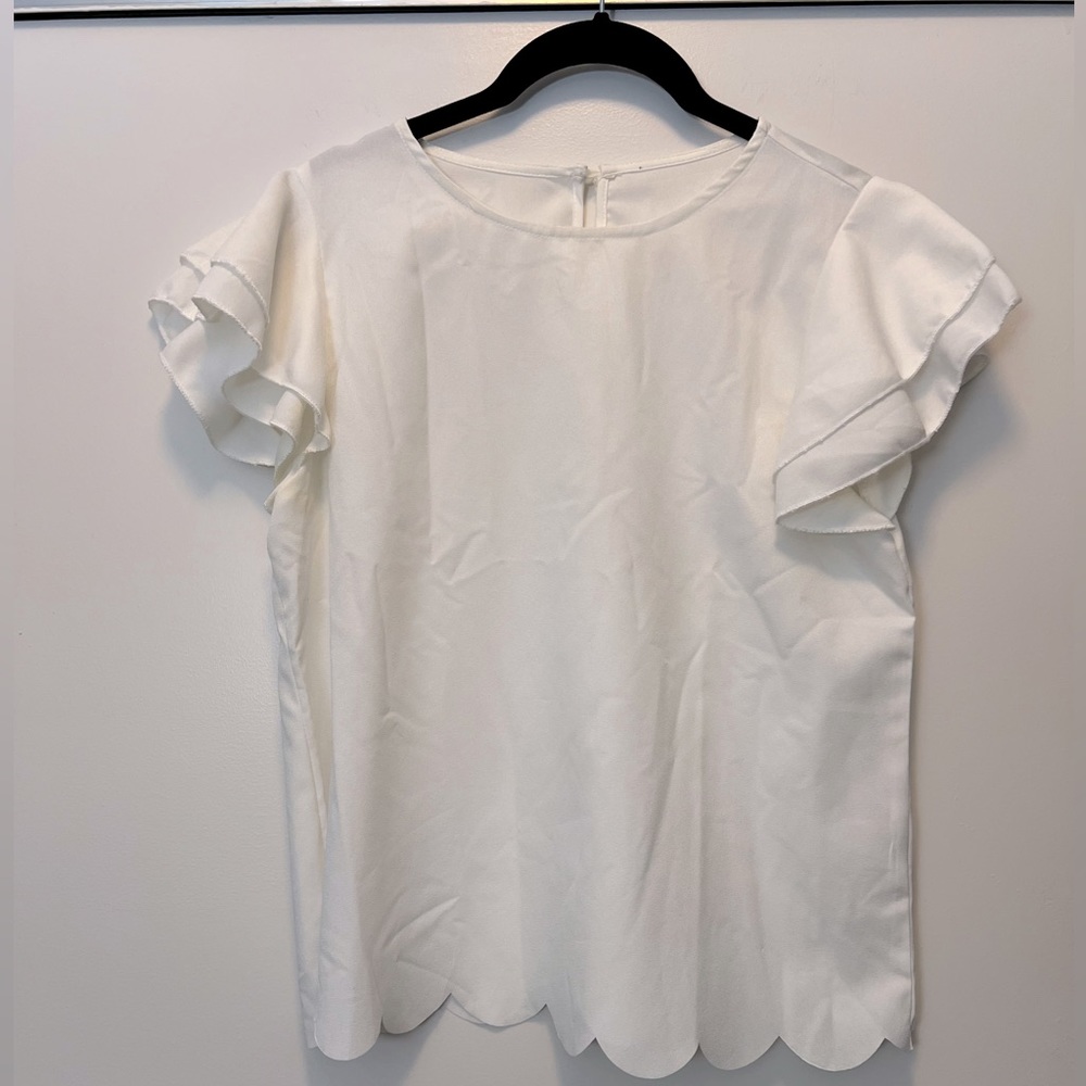 White short sleeve blouse with scallop hem and double ruffle sleeve, size m